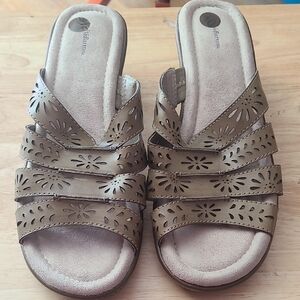 Croft & Barrow Tan Sandals with Laser-Cut Design
